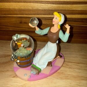 Disney Parks Cinderella “Cleaning Bubbles” GuS Jack RARE Snowglobe SNOW GLOBE